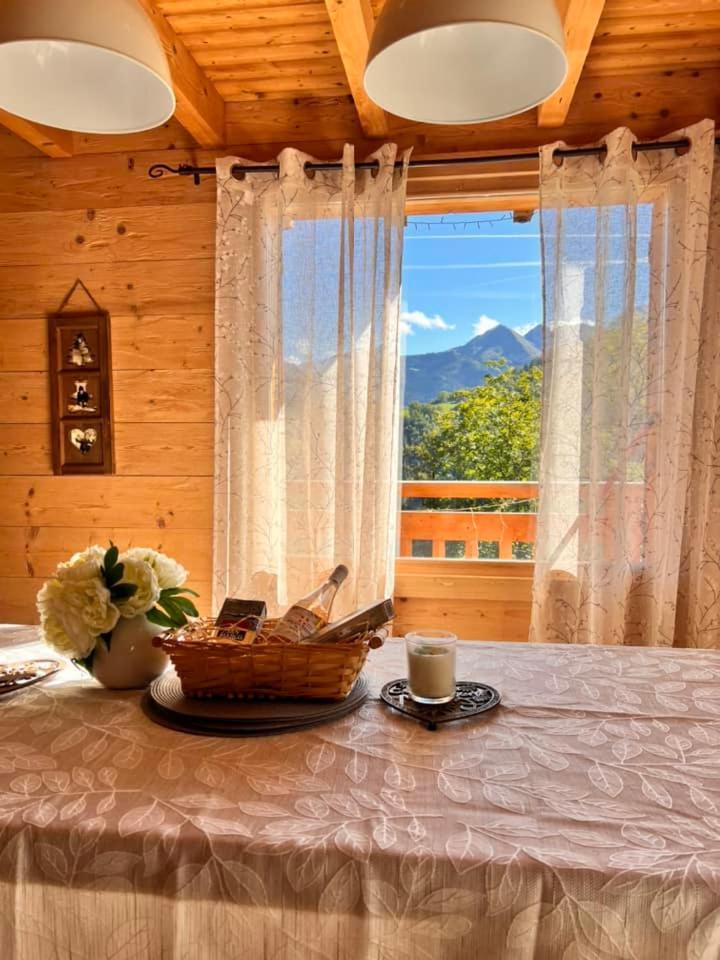 Charming Family Chalet For 8 People, With Private Hot Tub Les Clefs Екстериор снимка