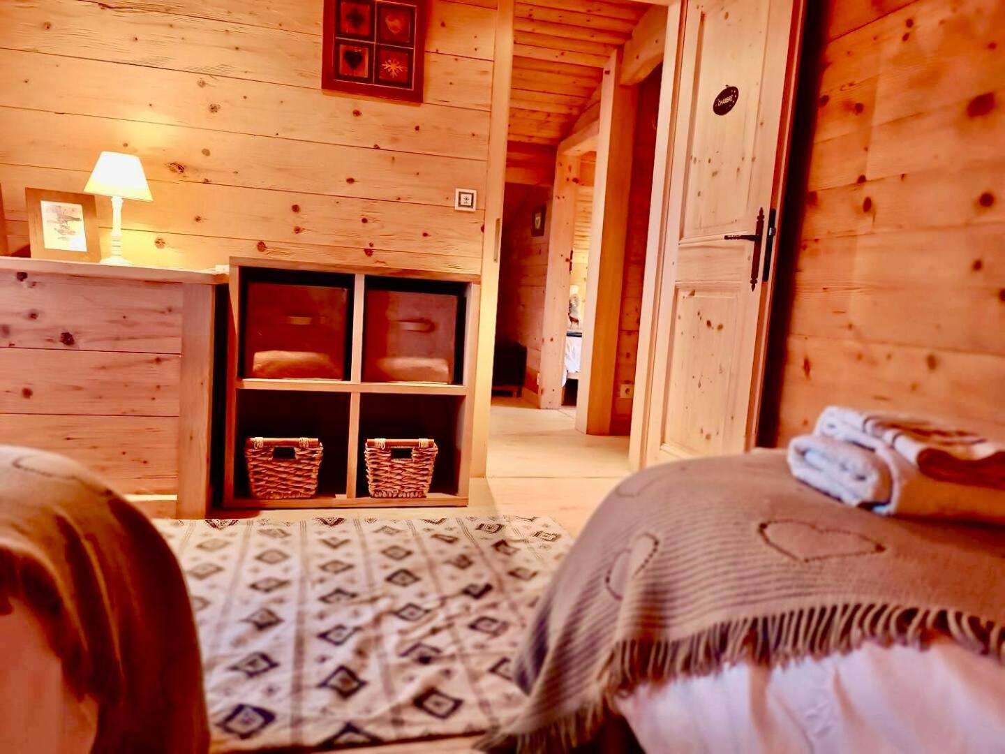 Charming Family Chalet For 8 People, With Private Hot Tub Les Clefs Екстериор снимка