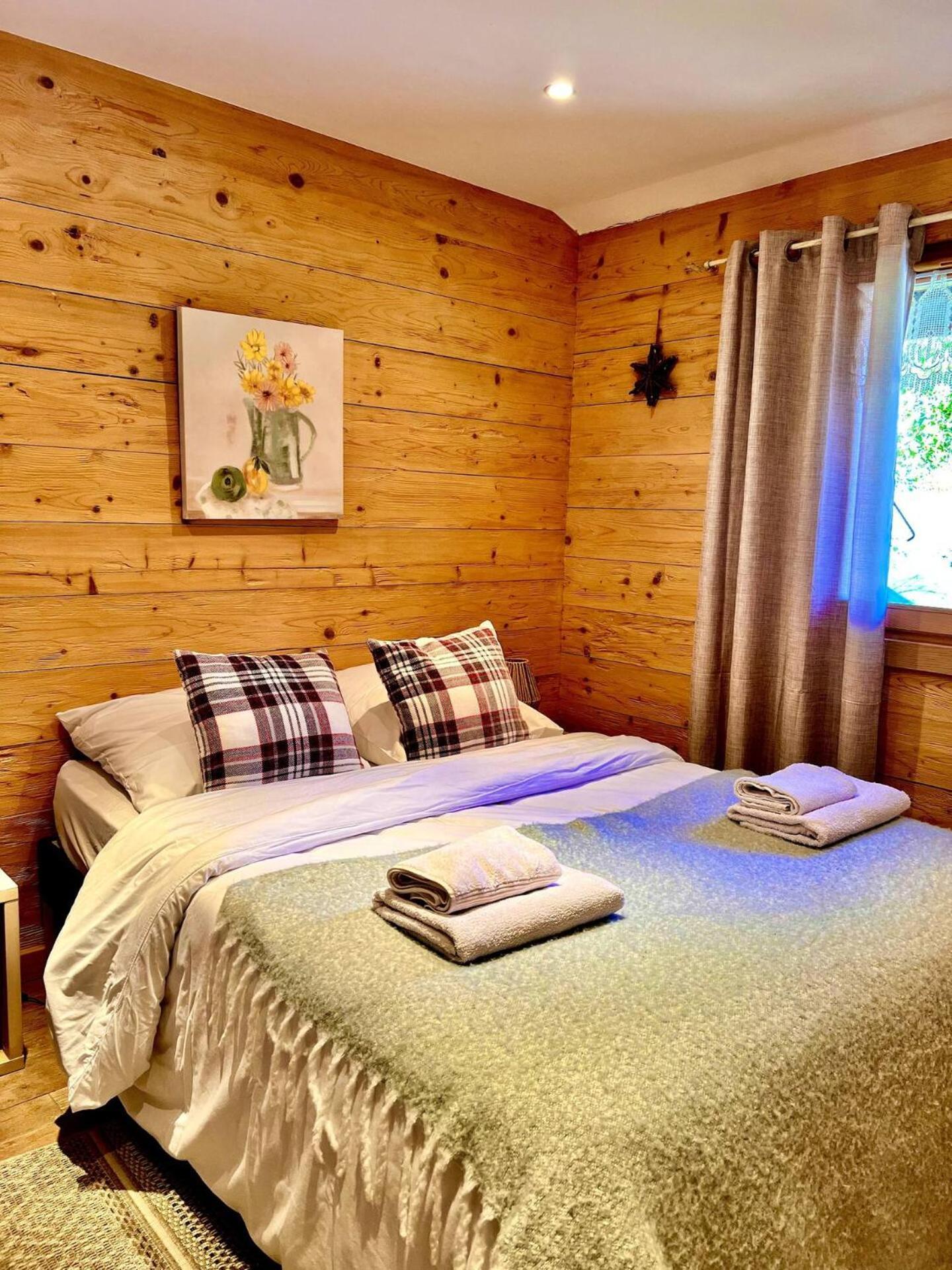 Charming Family Chalet For 8 People, With Private Hot Tub Les Clefs Екстериор снимка