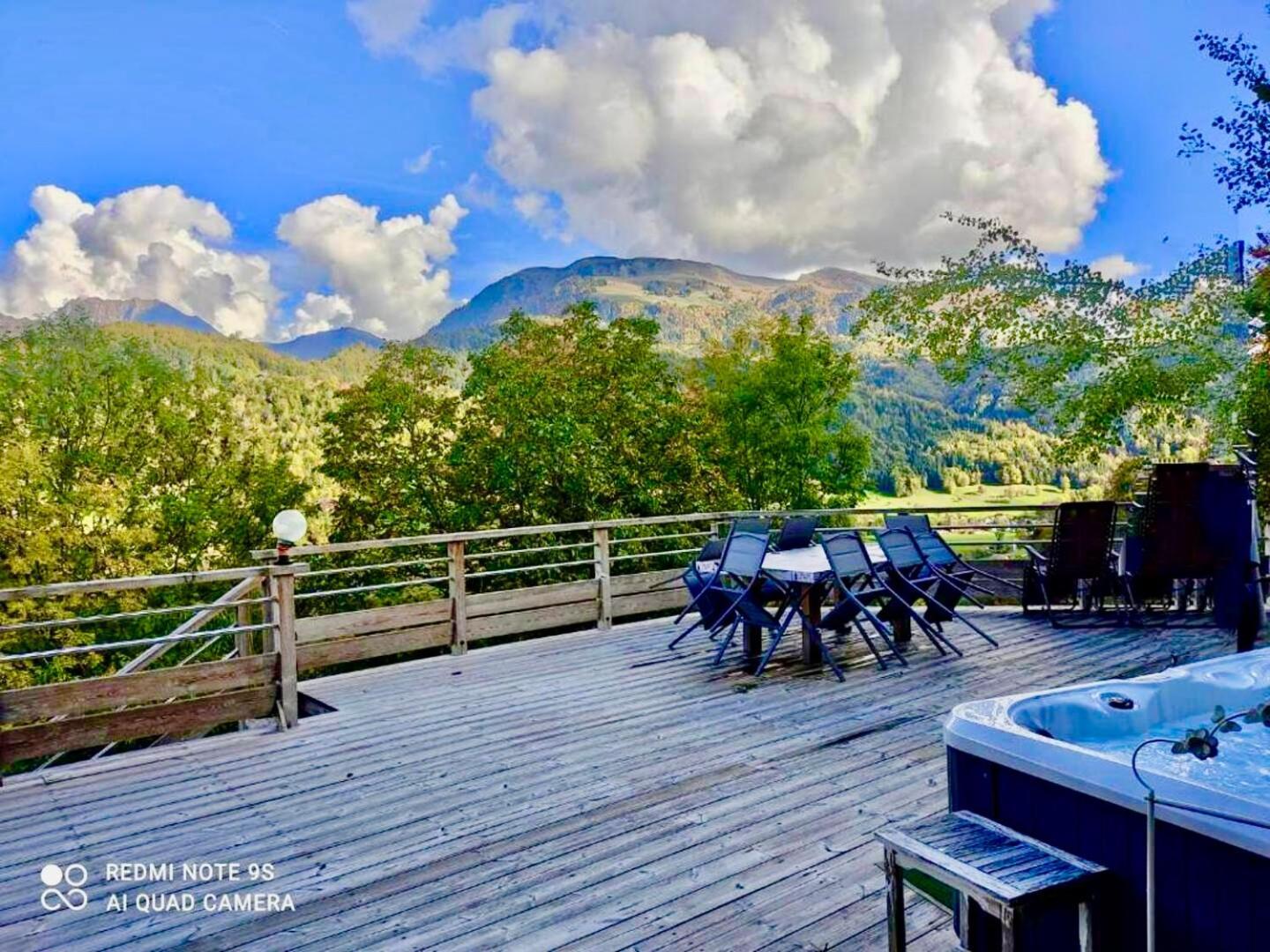 Charming Family Chalet For 8 People, With Private Hot Tub Les Clefs Екстериор снимка