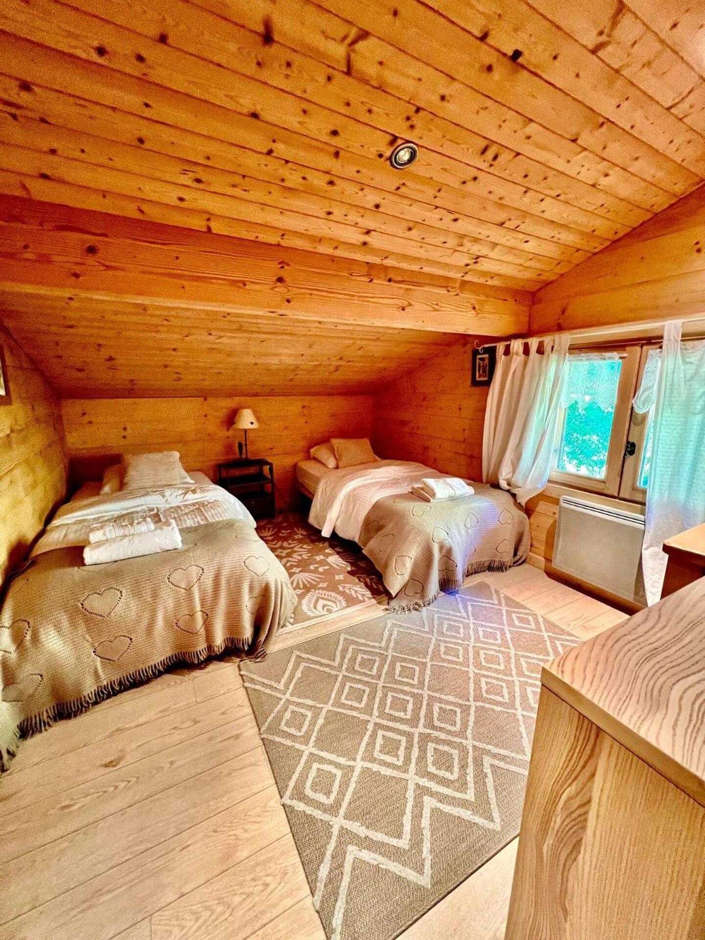 Charming Family Chalet For 8 People, With Private Hot Tub Les Clefs Екстериор снимка