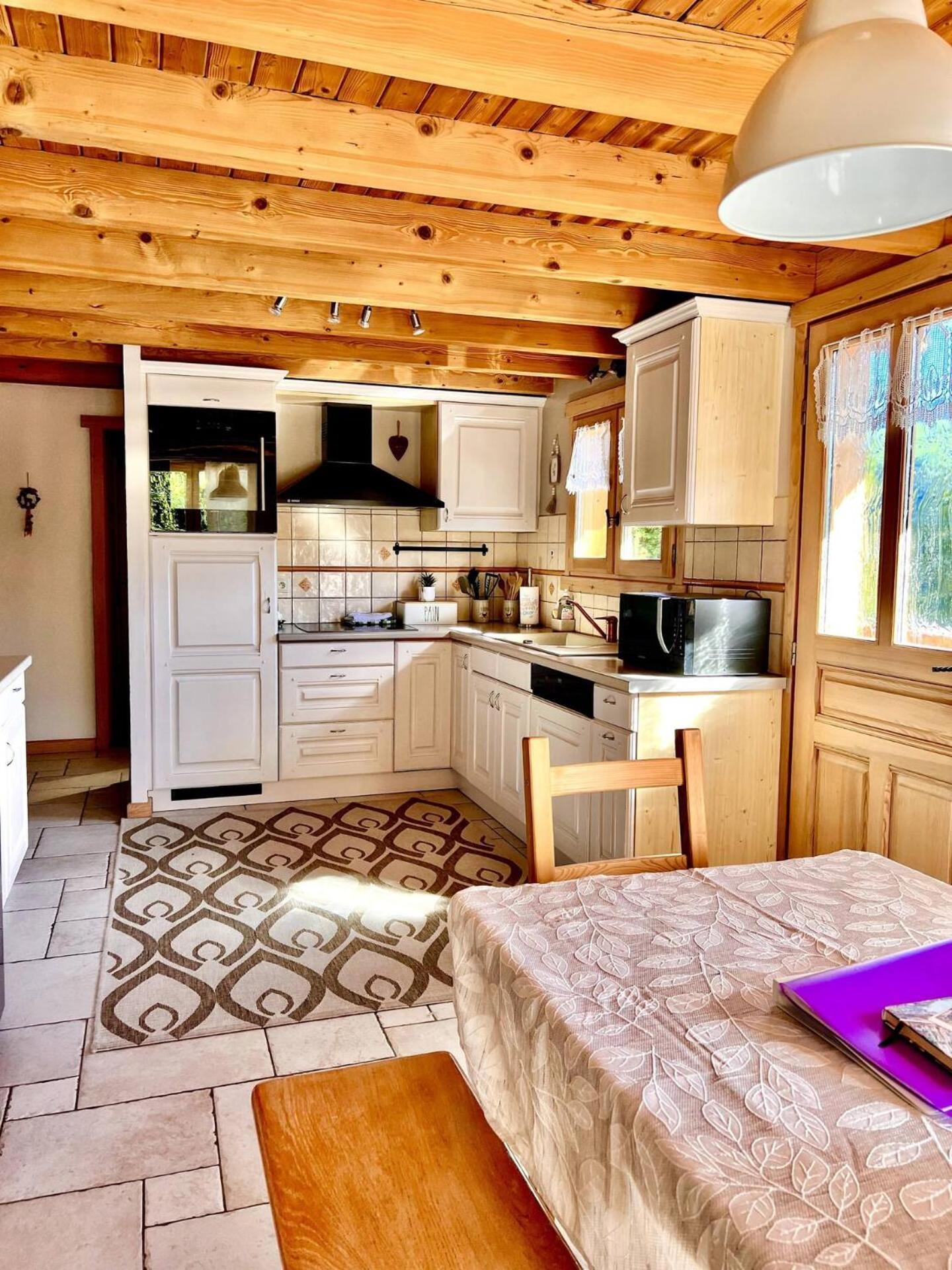 Charming Family Chalet For 8 People, With Private Hot Tub Les Clefs Екстериор снимка