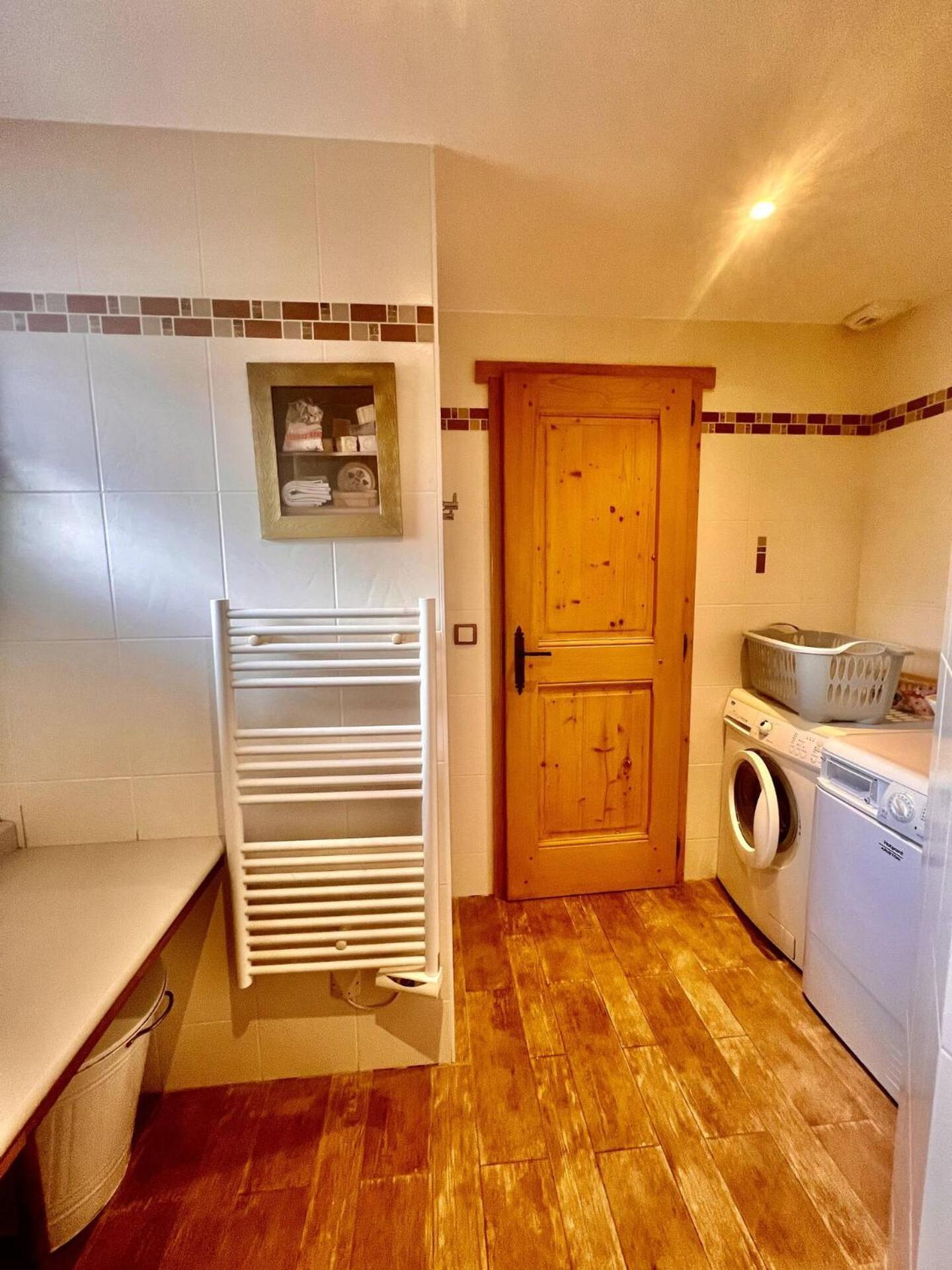 Charming Family Chalet For 8 People, With Private Hot Tub Les Clefs Екстериор снимка