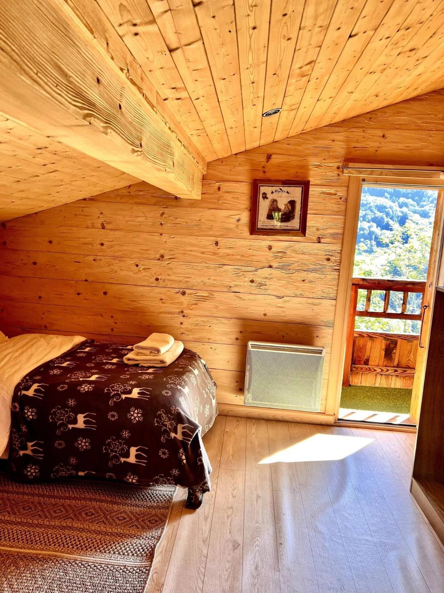 Charming Family Chalet For 8 People, With Private Hot Tub Les Clefs Екстериор снимка
