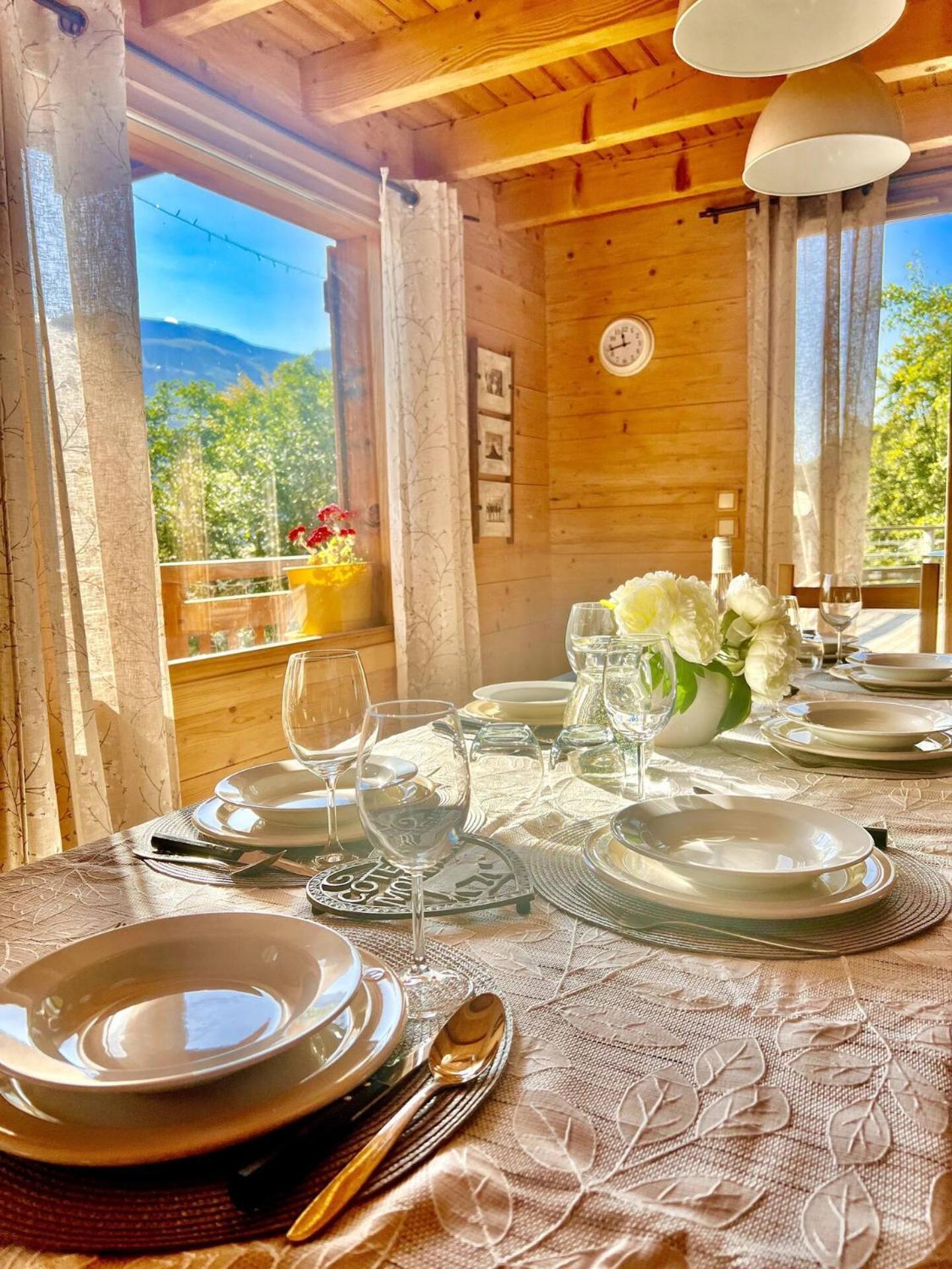 Charming Family Chalet For 8 People, With Private Hot Tub Les Clefs Екстериор снимка