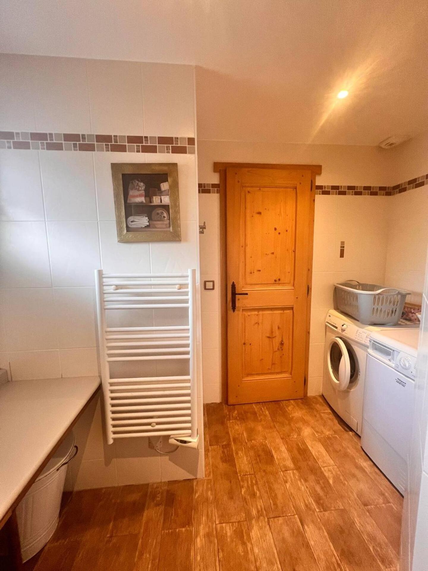 Charming Family Chalet For 8 People, With Private Hot Tub Les Clefs Екстериор снимка